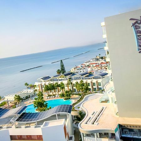 เลอเบย์ บีช โฮเต็ล Hotel ลาร์นาคา ภายนอก รูปภาพ