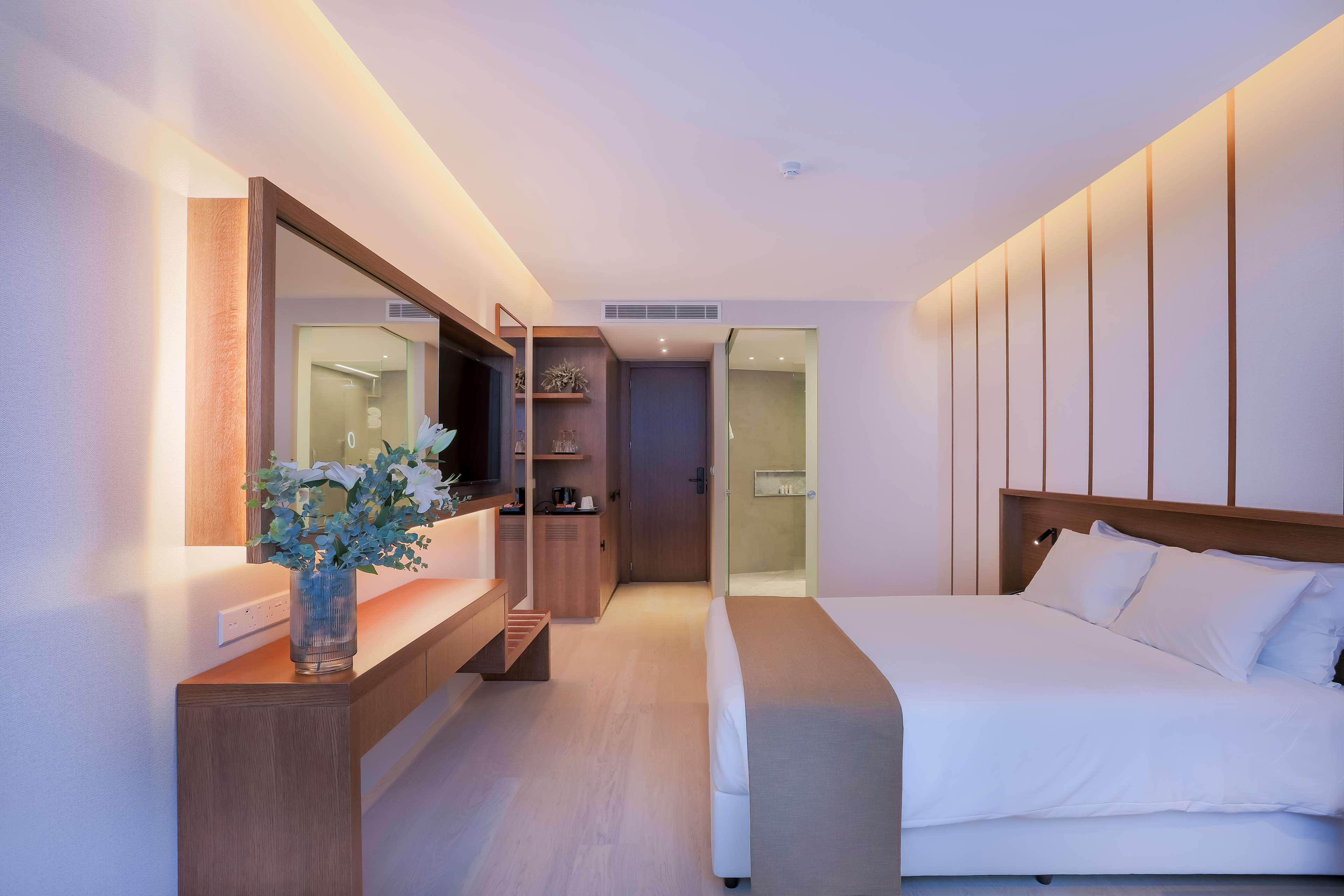 เลอเบย์ บีช โฮเต็ล Hotel ลาร์นาคา ภายนอก รูปภาพ
