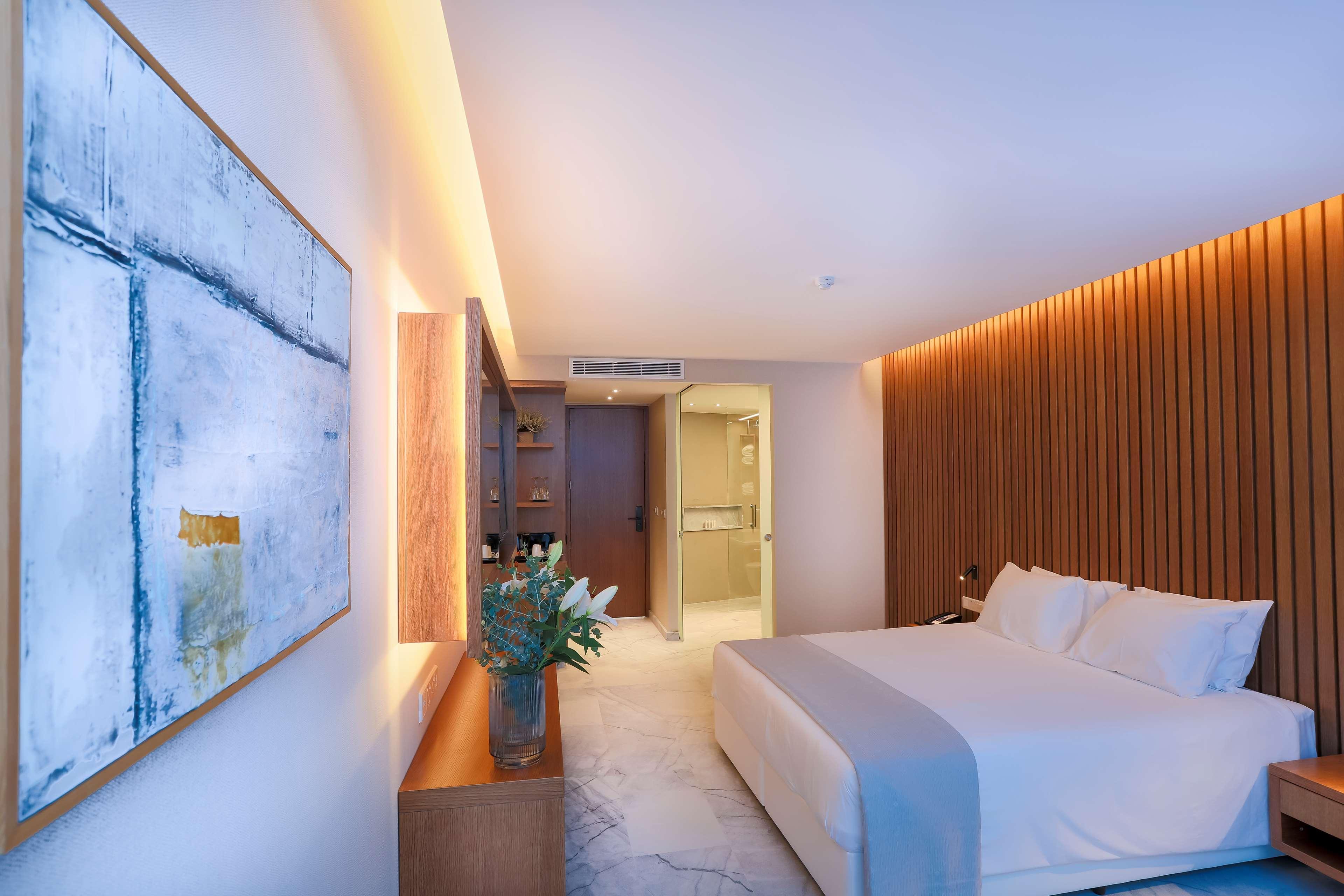 เลอเบย์ บีช โฮเต็ล Hotel ลาร์นาคา ภายนอก รูปภาพ