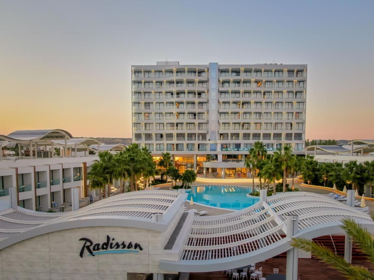เลอเบย์ บีช โฮเต็ล Hotel ลาร์นาคา ภายนอก รูปภาพ
