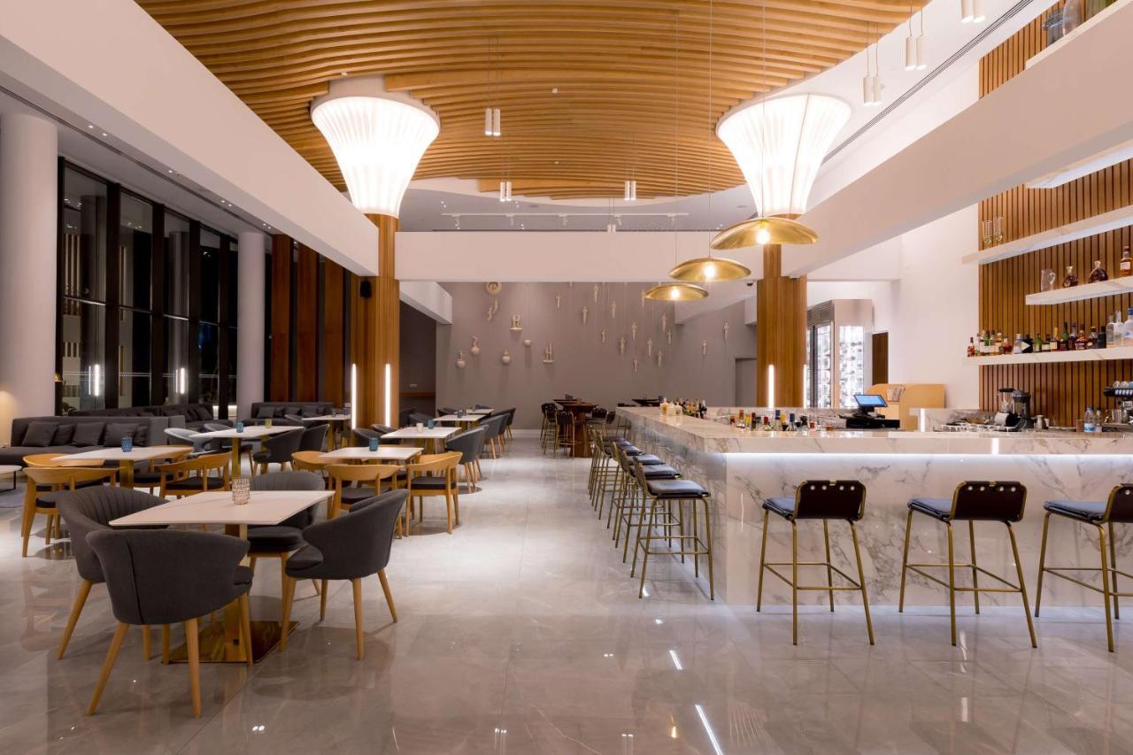 เลอเบย์ บีช โฮเต็ล Hotel ลาร์นาคา ภายนอก รูปภาพ