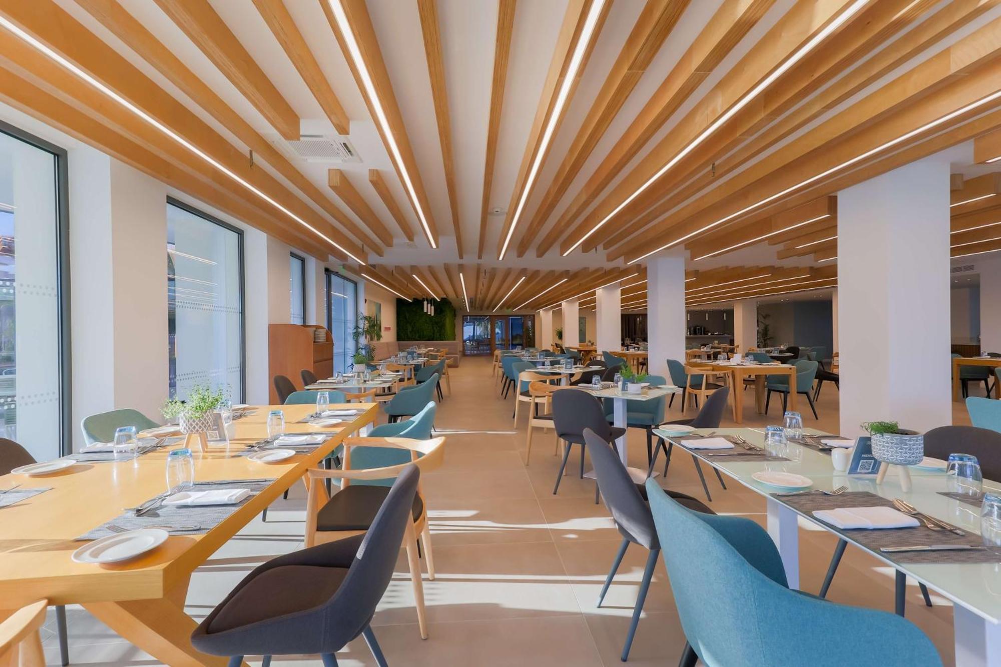 เลอเบย์ บีช โฮเต็ล Hotel ลาร์นาคา ภายนอก รูปภาพ