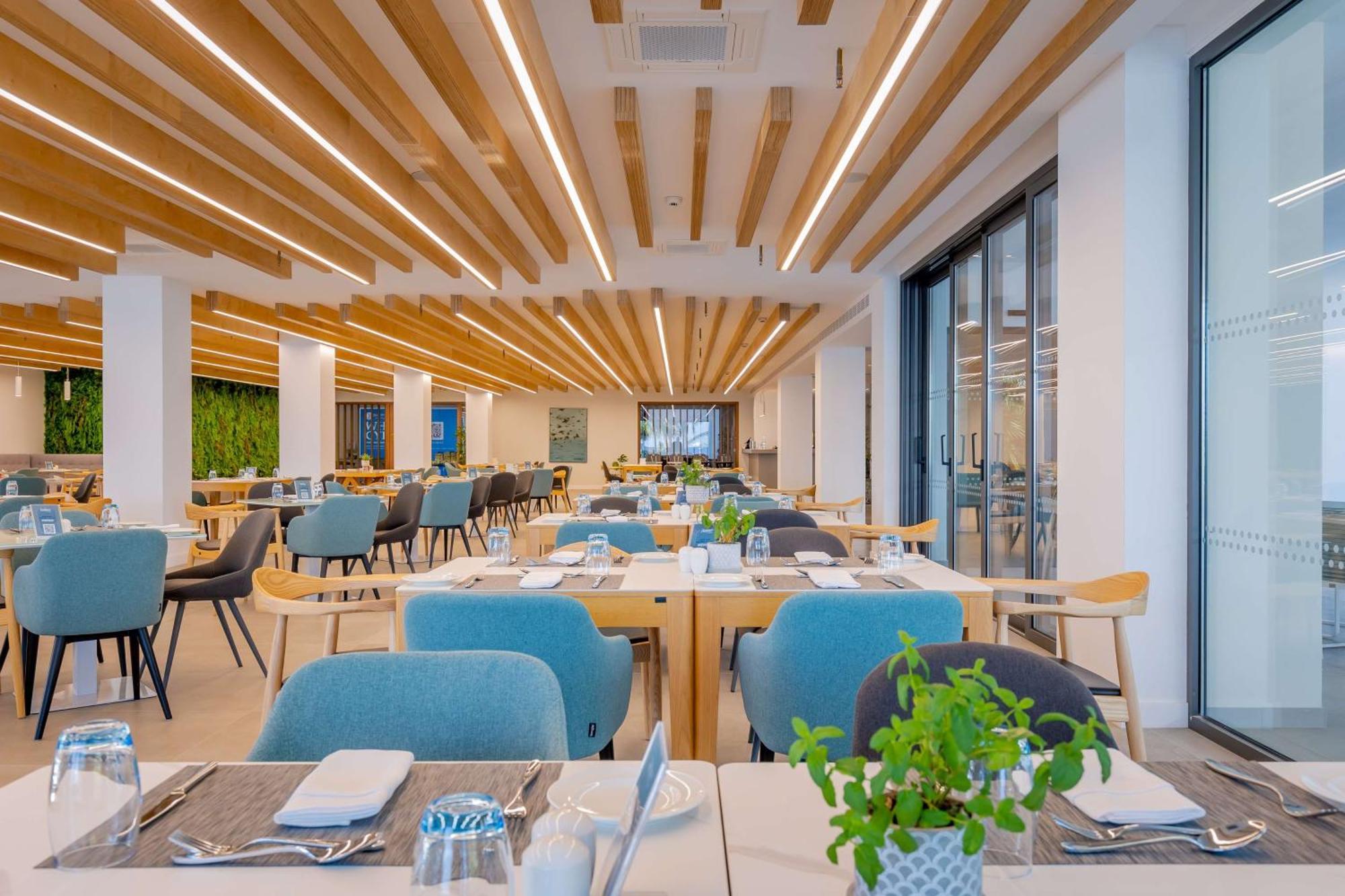 เลอเบย์ บีช โฮเต็ล Hotel ลาร์นาคา ภายนอก รูปภาพ