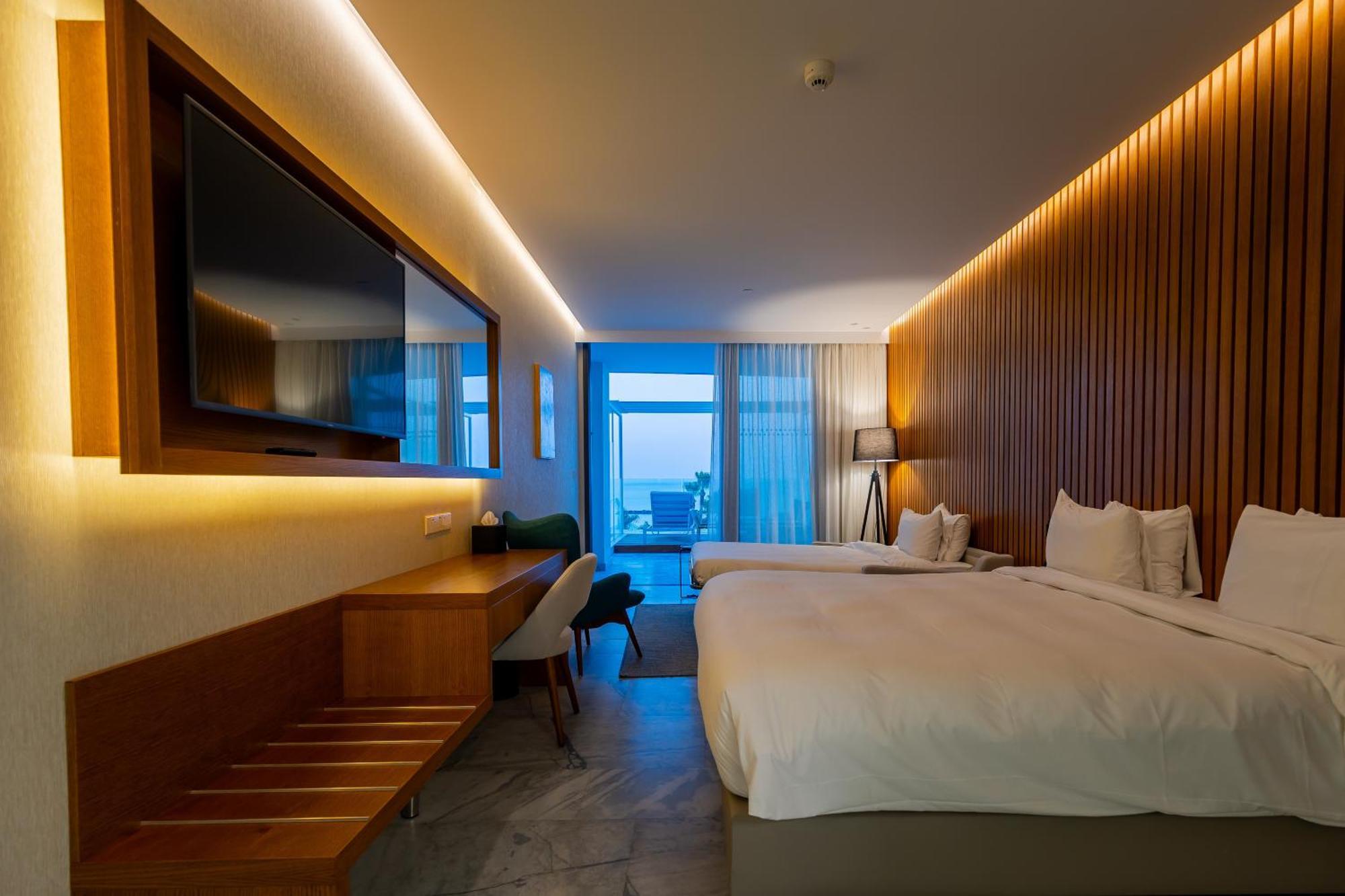 เลอเบย์ บีช โฮเต็ล Hotel ลาร์นาคา ภายนอก รูปภาพ