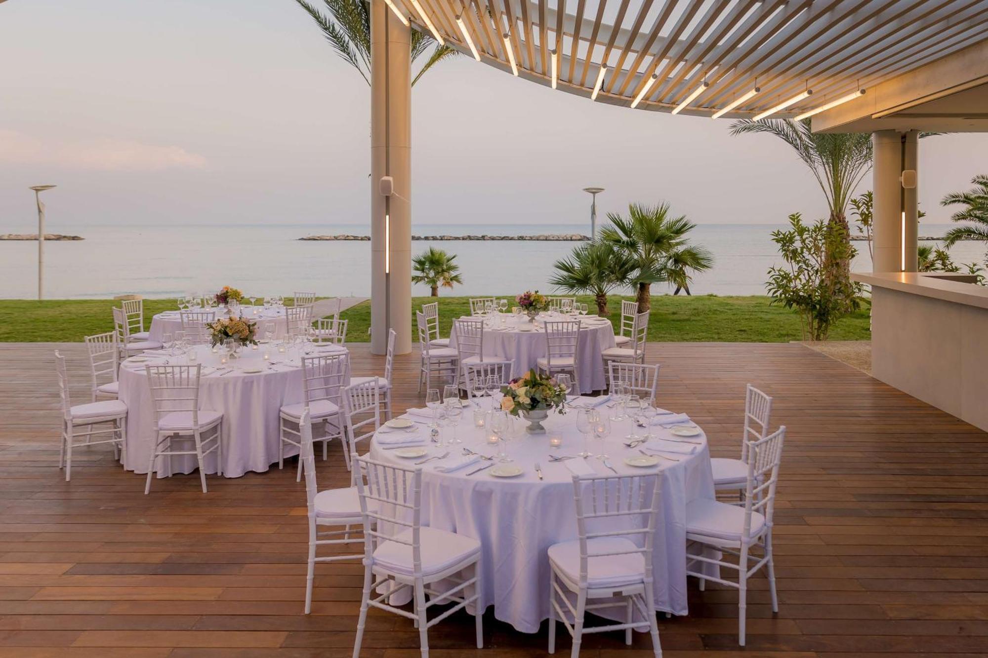 เลอเบย์ บีช โฮเต็ล Hotel ลาร์นาคา ภายนอก รูปภาพ
