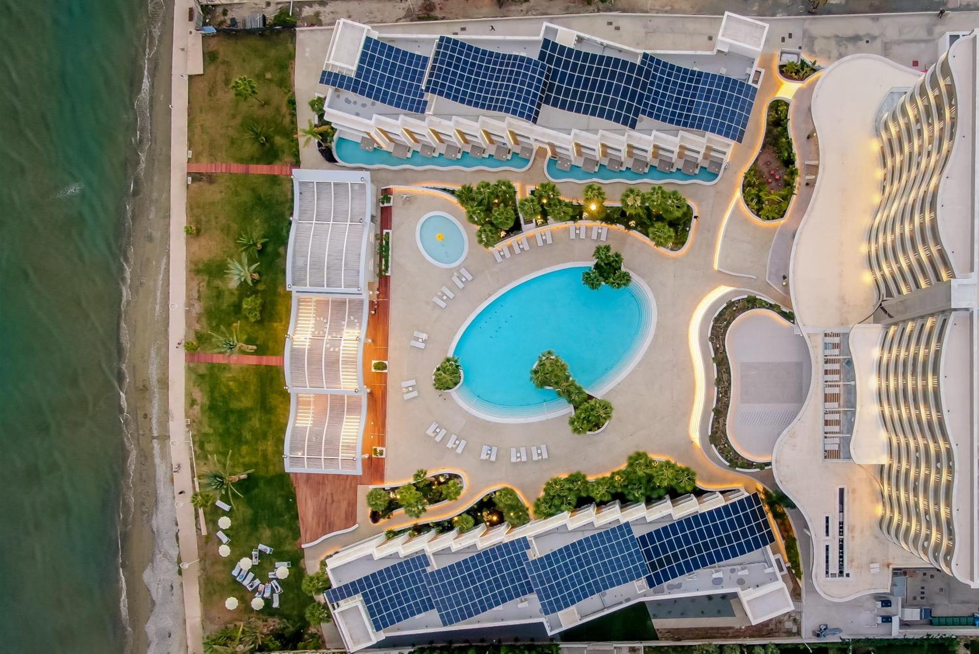 เลอเบย์ บีช โฮเต็ล Hotel ลาร์นาคา ภายนอก รูปภาพ