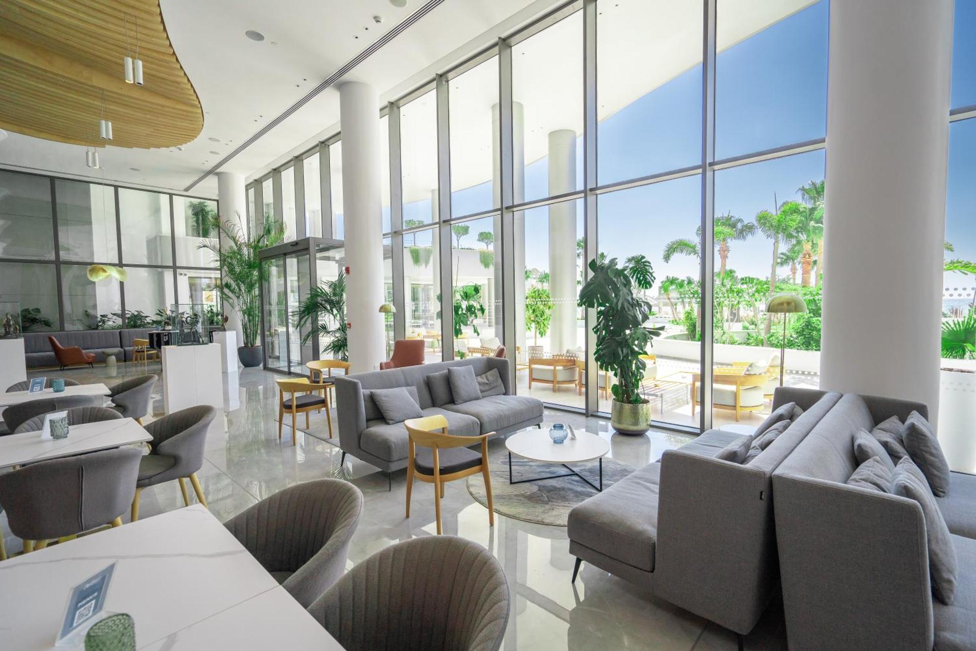 เลอเบย์ บีช โฮเต็ล Hotel ลาร์นาคา ภายนอก รูปภาพ